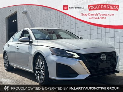 Used 2023 Nissan Altima 2.5 SV