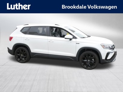 Used 2022 Volkswagen Taos SE w/ Panoramic Sunroof Package