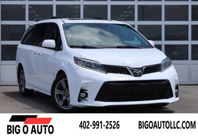 Used 2018 Toyota Sienna SE Premium