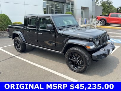 Used 2025 Jeep Gladiator Sport