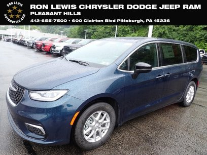 New 2025 Chrysler Pacifica Select