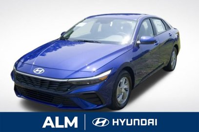 New 2025 Hyundai Elantra SE