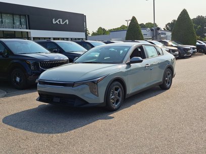 New 2025 Kia K4 LXS