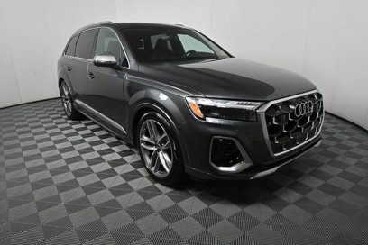 New 2025 Audi SQ7 Prestige