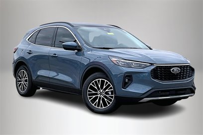 New 2023 Ford Escape SE w/ PHEV Premium Package