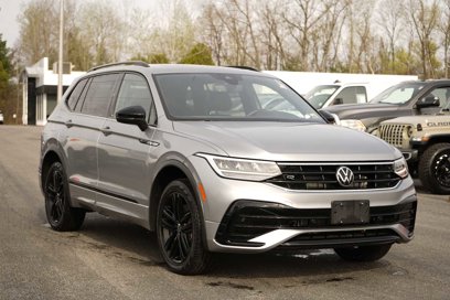 Used 2022 Volkswagen Tiguan SE R-Line