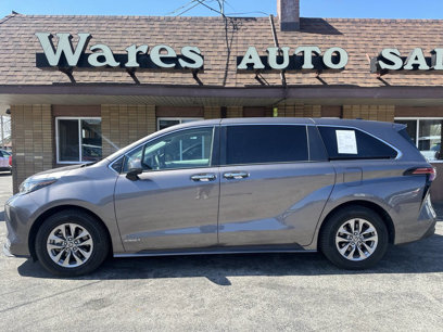 Used 2021 Toyota Sienna XLE