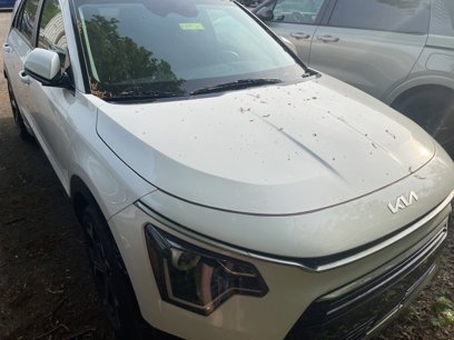 Used 2023 Kia Niro EX Touring