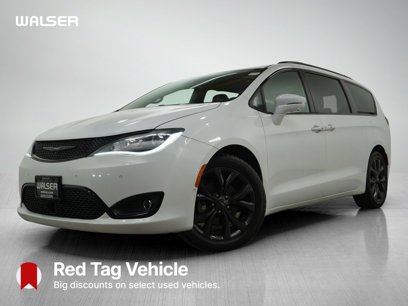Used 2019 Chrysler Pacifica Limited w/ Advanced Safetytec Group