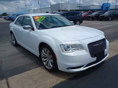 Used 2018 Chrysler 300 Touring w/ Chrome Appearance Package
