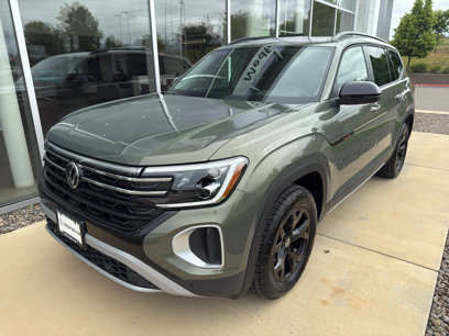 New 2025 Volkswagen Atlas Peak Edition SE
