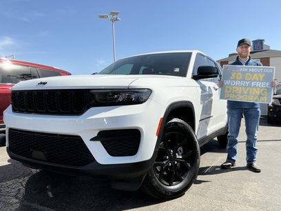 Used 2024 Jeep Grand Cherokee Altitude