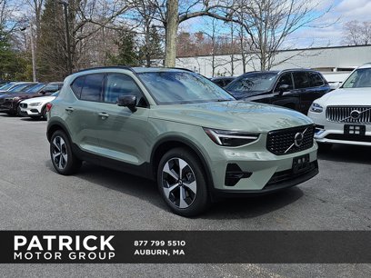 New 2025 Volvo XC40 B5 Plus w/ Protection Package Premier
