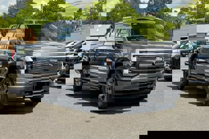 New 2025 Ford F150 Lightning Lariat