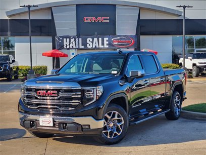 New 2025 GMC Sierra 1500 SLT