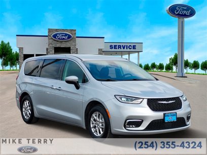 Used 2023 Chrysler Pacifica Touring-L