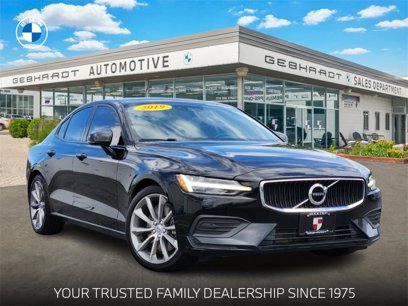 Used 2019 Volvo S60 T6 Momentum w/ Premium Package