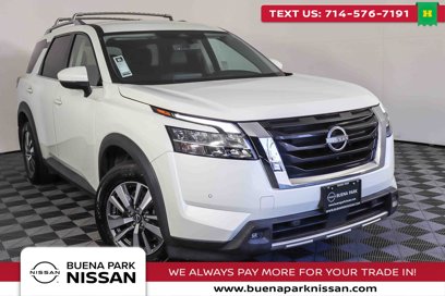 Used 2023 Nissan Pathfinder SL w/ Lighting Package (N92)