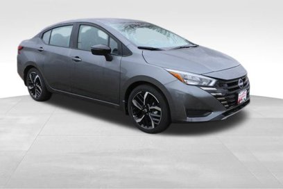 New 2025 Nissan Versa SR w/ Trunk Package