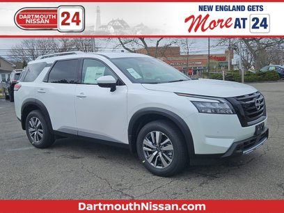New 2025 Nissan Pathfinder SL w/ Black Appearance Package