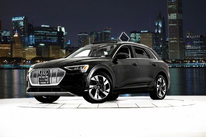 Certified 2022 Audi e-tron Premium Plus w/ Premium Plus Package