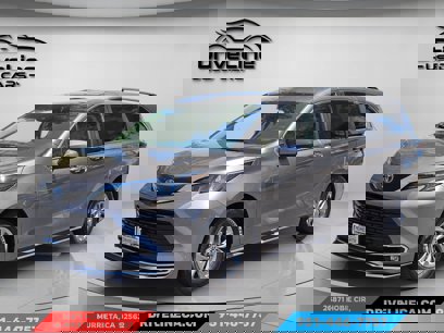 Used 2024 Toyota Sienna XLE