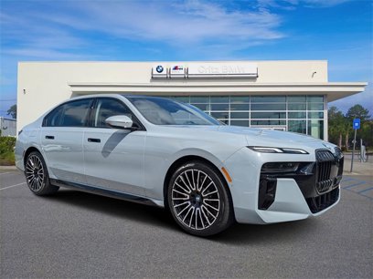 New 2025 BMW 760i xDrive w/ Luxury Rear Seating Package