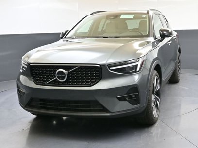 New 2026 Volvo XC40 B5 Ultra w/ Protection Package Premier
