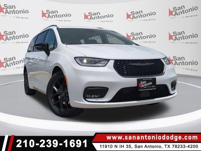 New 2025 Chrysler Pacifica Limited