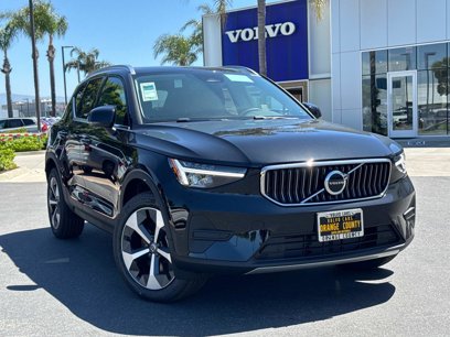 New 2025 Volvo XC40 B5 Core w/ Protection Package Premier