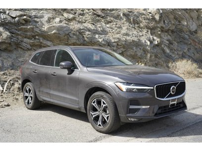 Used 2022 Volvo XC60 B5 Momentum w/ Climate Package