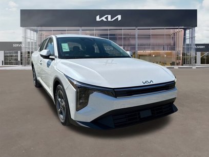 New 2025 Kia K4 LXS