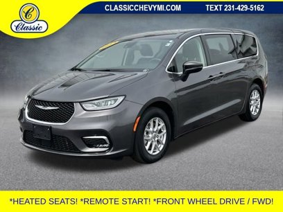 Used 2023 Chrysler Pacifica Touring-L