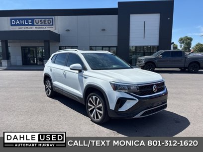Used 2022 Volkswagen Taos SE w/ Panoramic Sunroof Package