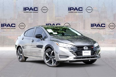 New 2025 Nissan Versa SR w/ Trunk Package