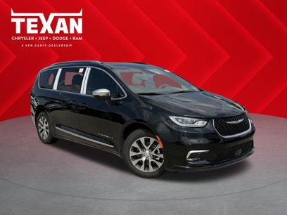 New 2025 Chrysler Pacifica Pinnacle