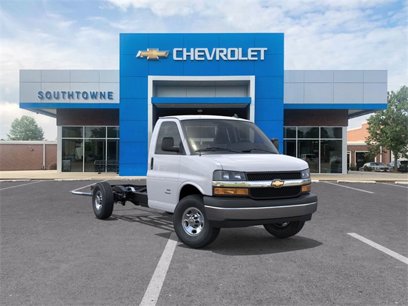 New 2025 Chevrolet Express 3500 w/ Driver Convenience Package