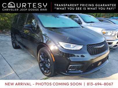 Used 2023 Chrysler Pacifica Touring-L w/ S Appearance Package