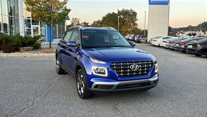 Used 2023 Hyundai Venue Limited w/ Cargo Package