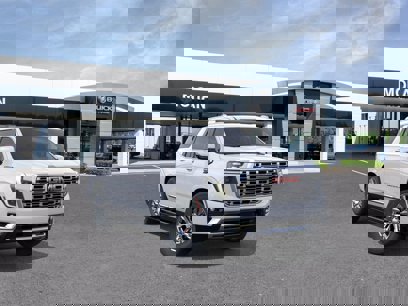 New 2025 GMC Yukon Denali w/ Sun & Power Step Package