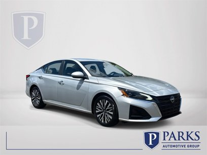 Used 2023 Nissan Altima 2.5 SV