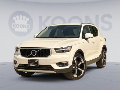 Certified 2022 Volvo XC40 T5 Momentum