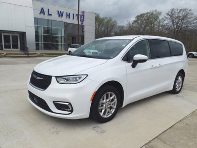 Used 2023 Chrysler Pacifica Touring-L