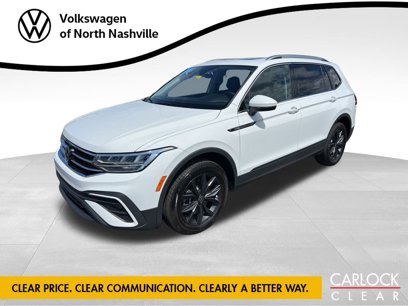 Used 2024 Volkswagen Tiguan SE w/ Panoramic Sunroof Package