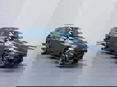 New 2025 Hyundai Elantra SEL