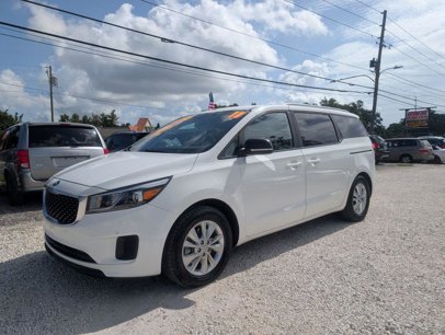 Used 2017 Kia Sedona LX w/ LX Essentials Premium Package