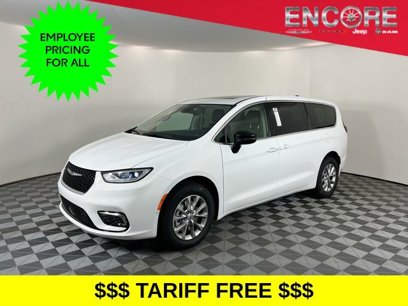 New 2024 Chrysler Pacifica Touring-L