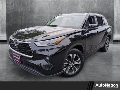 Used 2023 Toyota Highlander XLE