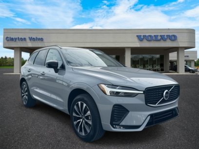 New 2025 Volvo XC60 B5 Core w/ Climate Package
