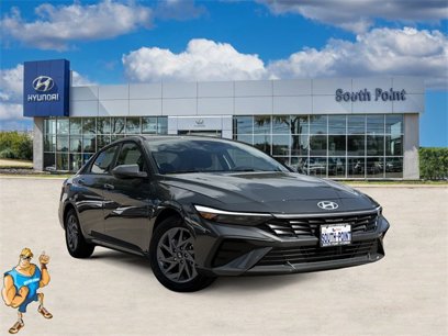 New 2025 Hyundai Elantra Blue